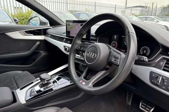 Audi A4 Avant 35 TDI S Line 5dr S Tronic