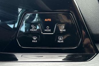 Volkswagen Golf Estate 1.5 eTSI Style 5dr DSG
