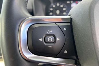 Volvo XC40 2.0 B4P Inscription 5dr Auto