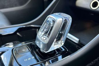 Volvo XC40 2.0 B4P Inscription Pro 5dr AWD Auto