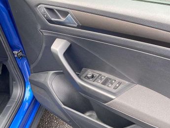 Volkswagen T-Roc 1.0 TSI SE 5dr