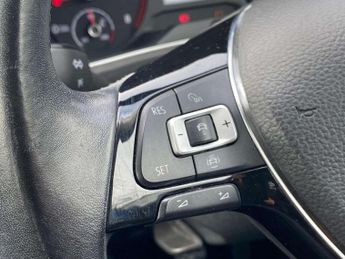 Volkswagen T-Roc 1.0 TSI SE 5dr