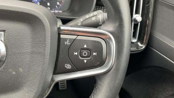 Volvo XC40 2.0 B4P R DESIGN 5dr Auto