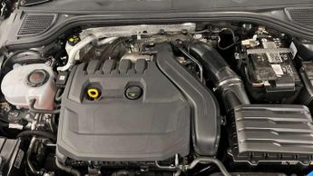 Volkswagen Golf 1.5 eTSI 150 Life 5dr DSG