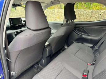 Toyota Yaris 1.5 Hybrid Design 5dr CVT
