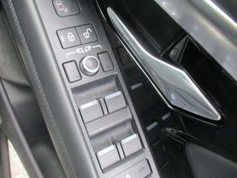 Land Rover Range Rover Evoque 2.0 D180 R-Dynamic HSE 5dr Auto