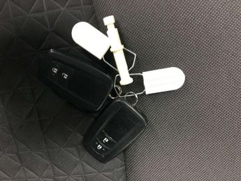 Toyota C-HR 1.8 Hybrid Design 5dr CVT