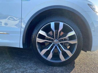 Volkswagen Tiguan 2.0 BiTDi 240 4Motion R-Line Tech 5dr DSG