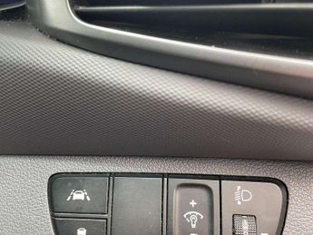 Hyundai IONIQ 1.6 GDi Hybrid Premium 5dr DCT