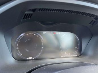 Volvo XC60 2.0 B4D R DESIGN 5dr AWD Geartronic