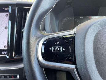 Volvo XC60 2.0 B4D R DESIGN 5dr AWD Geartronic