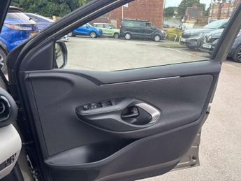 Toyota Yaris 1.5 Hybrid Excel 5dr CVT