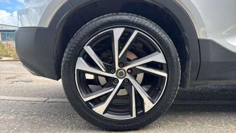 Volvo XC40 2.0 T4 R DESIGN Pro 5dr AWD Geartronic