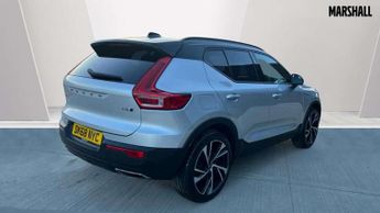 Volvo XC40 2.0 T4 R DESIGN Pro 5dr AWD Geartronic