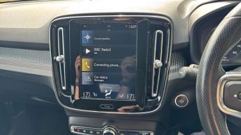 Volvo XC40 2.0 T4 R DESIGN Pro 5dr AWD Geartronic