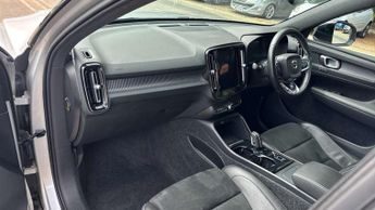 Volvo XC40 2.0 T4 R DESIGN Pro 5dr AWD Geartronic