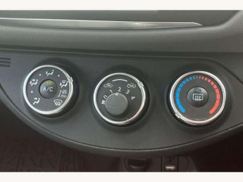 Toyota Yaris 1.5 VVT-i Icon 5dr CVT