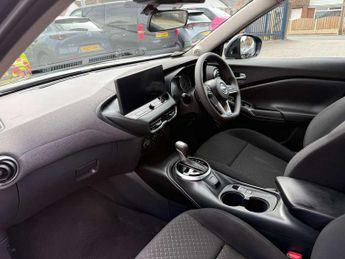 Nissan Juke 1.0 DiG-T Acenta Premium 5dr DCT