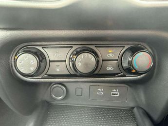 Nissan Juke 1.0 DiG-T Acenta Premium 5dr DCT