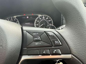Nissan Juke 1.0 DiG-T Acenta Premium 5dr DCT