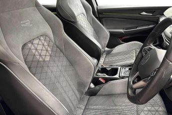Volkswagen Golf 1.5 eTSI 150 R-Line 5dr DSG
