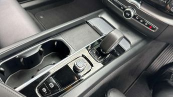 Volvo XC60 2.0 B4D Plus Dark 5dr AWD Geartronic