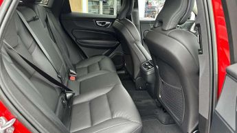 Volvo XC60 2.0 B4D Plus Dark 5dr AWD Geartronic