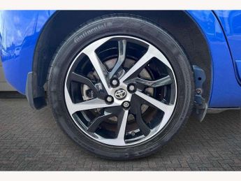 Toyota Yaris 1.5 Hybrid Excel 5dr CVT