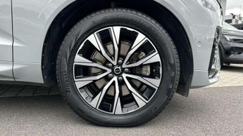 Volvo XC60 2.0 B5P Plus Dark 5dr AWD Geartronic