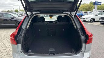 Volvo XC60 2.0 B5P Plus Dark 5dr AWD Geartronic