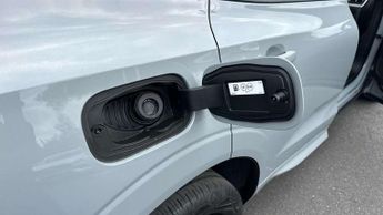 Volvo XC60 2.0 B5P Plus Dark 5dr AWD Geartronic