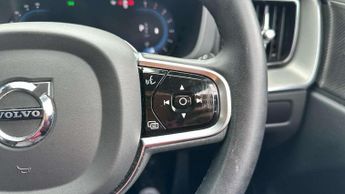 Volvo XC60 2.0 B5P Plus Dark 5dr AWD Geartronic