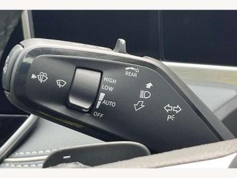 Volkswagen Passat Estate 1.5 TSI eHybrid Life 5dr DSG