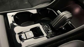 Volvo XC40 1.5 T3 [163] R DESIGN 5dr Geartronic