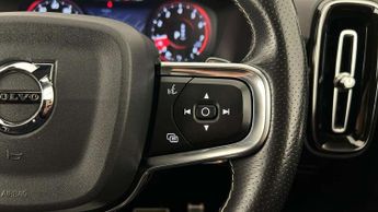 Volvo XC40 1.5 T3 [163] R DESIGN 5dr Geartronic