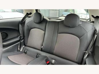 MINI Hatchback 1.5 Cooper Classic 3dr Auto