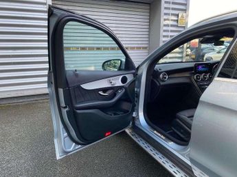 Mercedes-Benz GLC GLC 220d 4Matic AMG Line Premium 5dr 9G-Tronic
