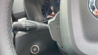 Volvo XC40 2.0 B3P Core 5dr Auto