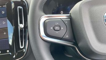 Volvo XC40 2.0 B3P Core 5dr Auto