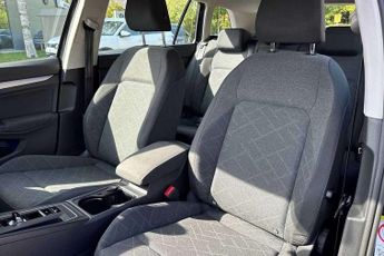 Volkswagen Golf Estate 1.5 eTSI 150 Life 5dr DSG
