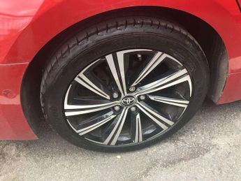 Toyota Corolla 2.0 VVT-i Hybrid Design 5dr CVT