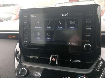Toyota Corolla 2.0 VVT-i Hybrid Design 5dr CVT