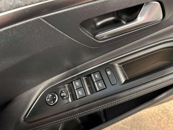 Peugeot 3008 1.6 Hybrid 180 Allure Premium+ 5dr e-EAT8
