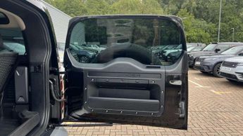Land Rover Defender 3.0 D250 HSE 90 3dr Auto