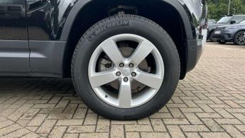 Land Rover Defender 3.0 D250 HSE 90 3dr Auto