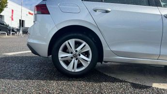 Volkswagen Golf 2.0 TDI Life 5dr DSG
