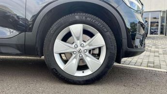 Volvo XC40 2.0 B3P Core 5dr Auto