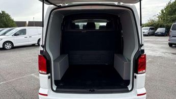 Volkswagen Transporter 2.0 TDI 150 Highline Kombi Van DSG