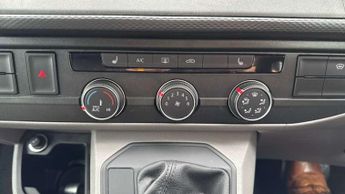 Volkswagen Transporter 2.0 TDI 150 Highline Kombi Van DSG