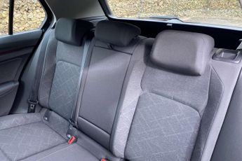 Volkswagen Golf 2.0 TDI Life 5dr DSG